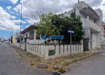 Villa con ampio garage